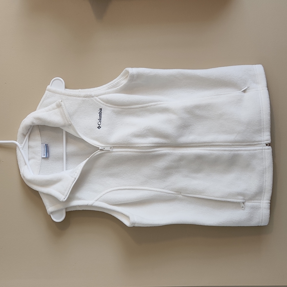 Columbia Women's fleece zip up vest, size L,  creamish/white color, NWOT